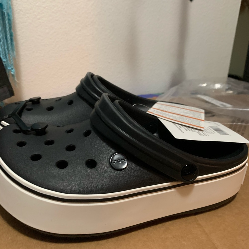 Platform Crocs size 7 brand new
